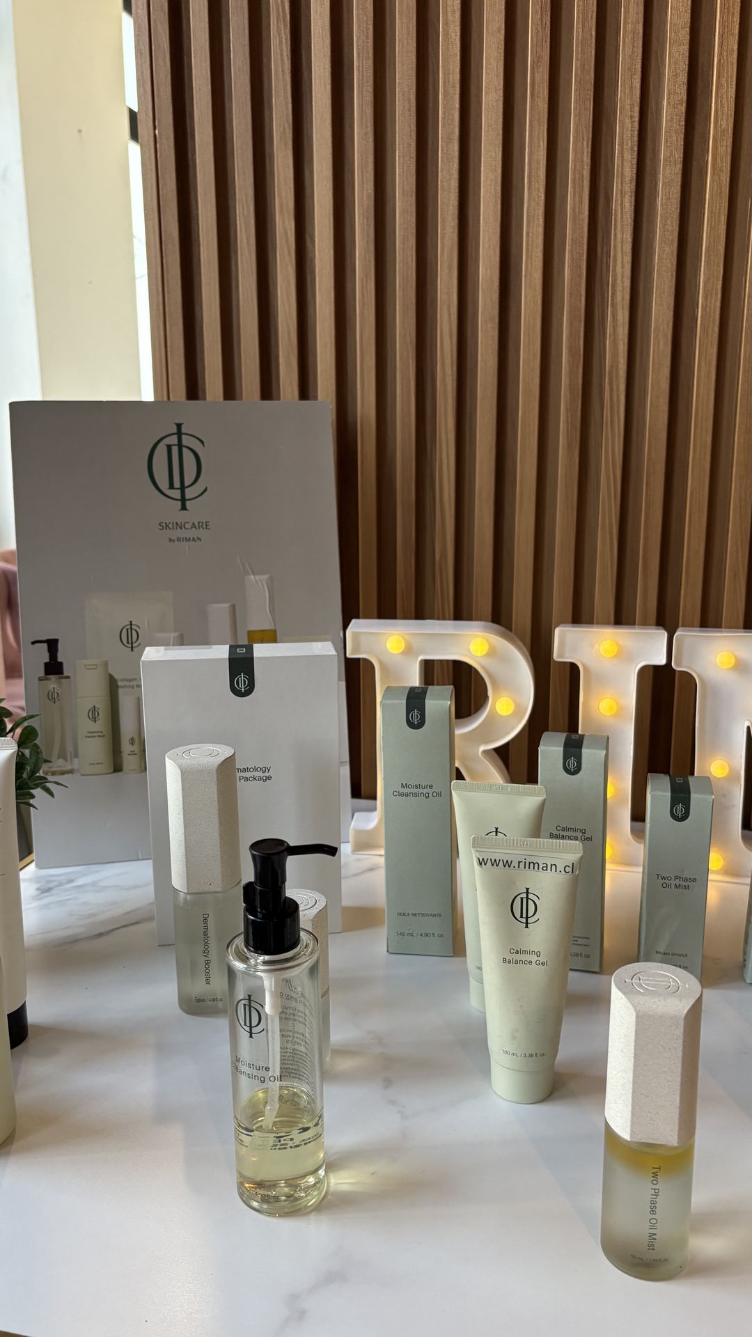 Productos de skincare coreano en exhibición